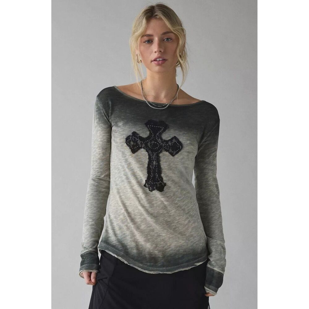 BDG Urban Outfitters Brynn Cross Applique Graphic Long Sleeve Tee Top S 284893
